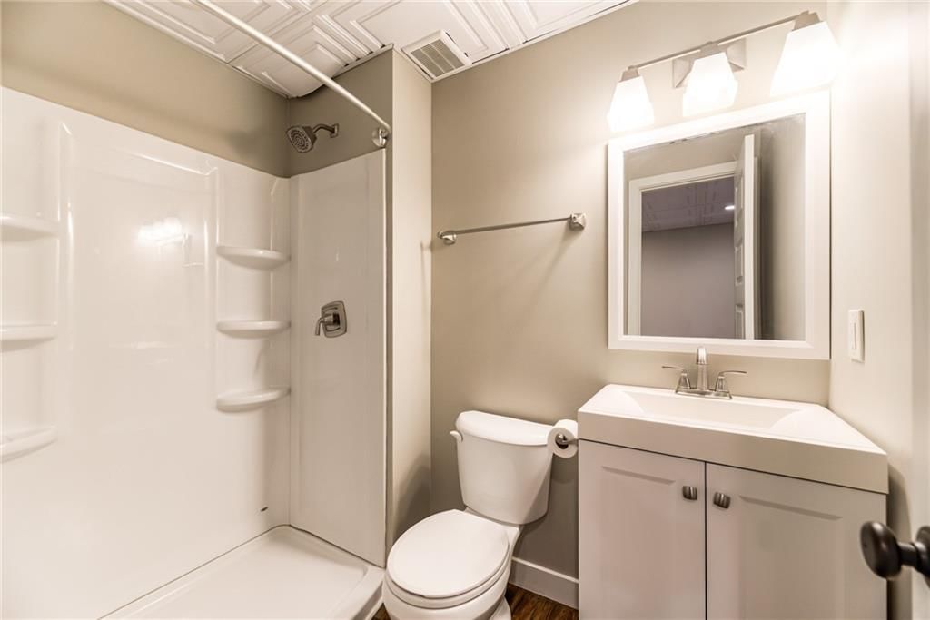 9735 N Elm Street — photo 46