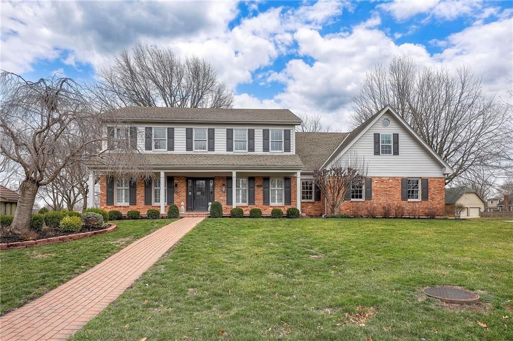 12113 Cherokee Street, Leawood, KS