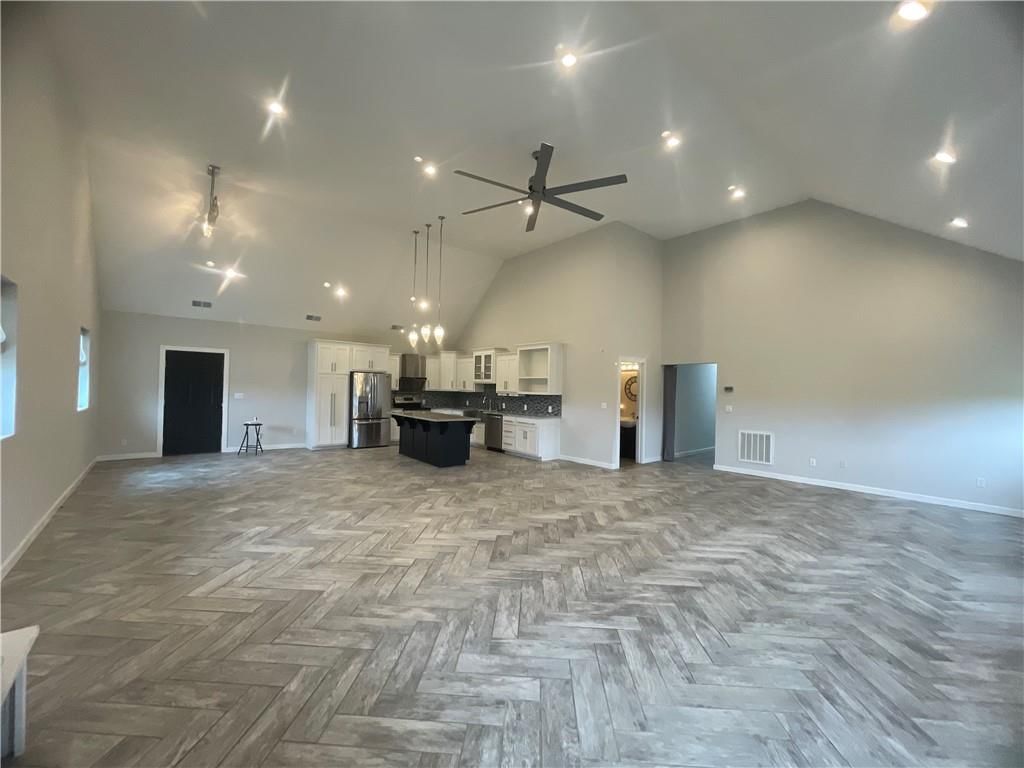 585 NW 500 Road — photo 3