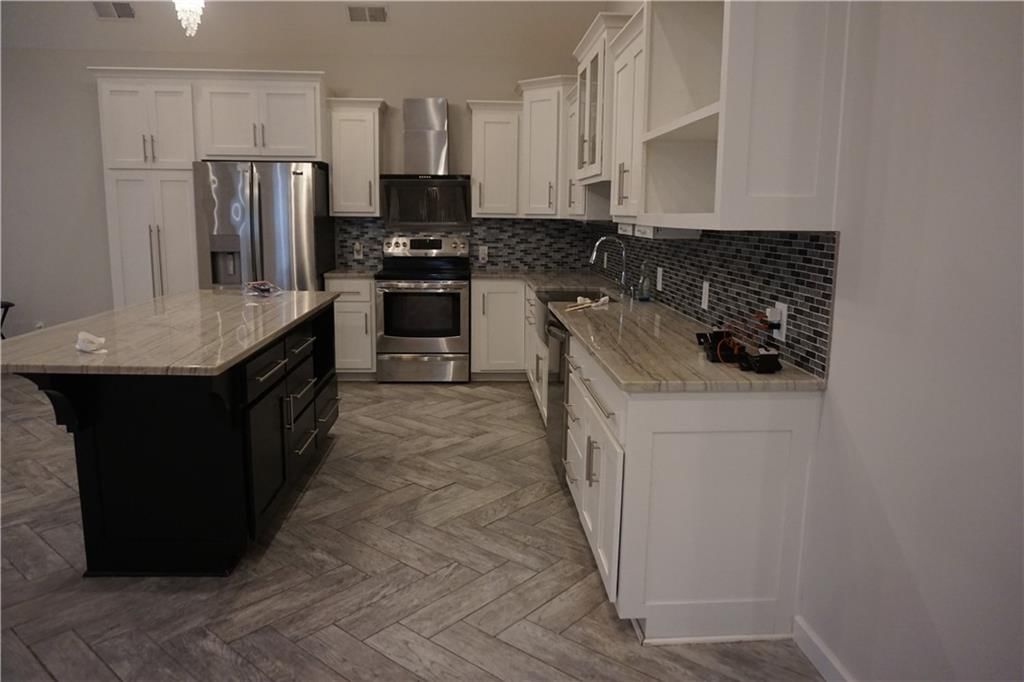 585 NW 500 Road — photo 10