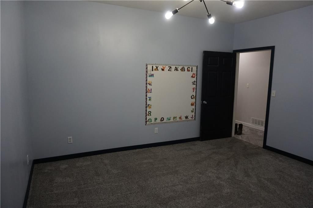 585 NW 500 Road — photo 25