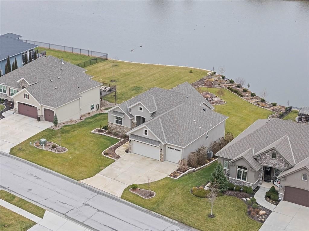 4313 Lakeshore Drive — photo 2