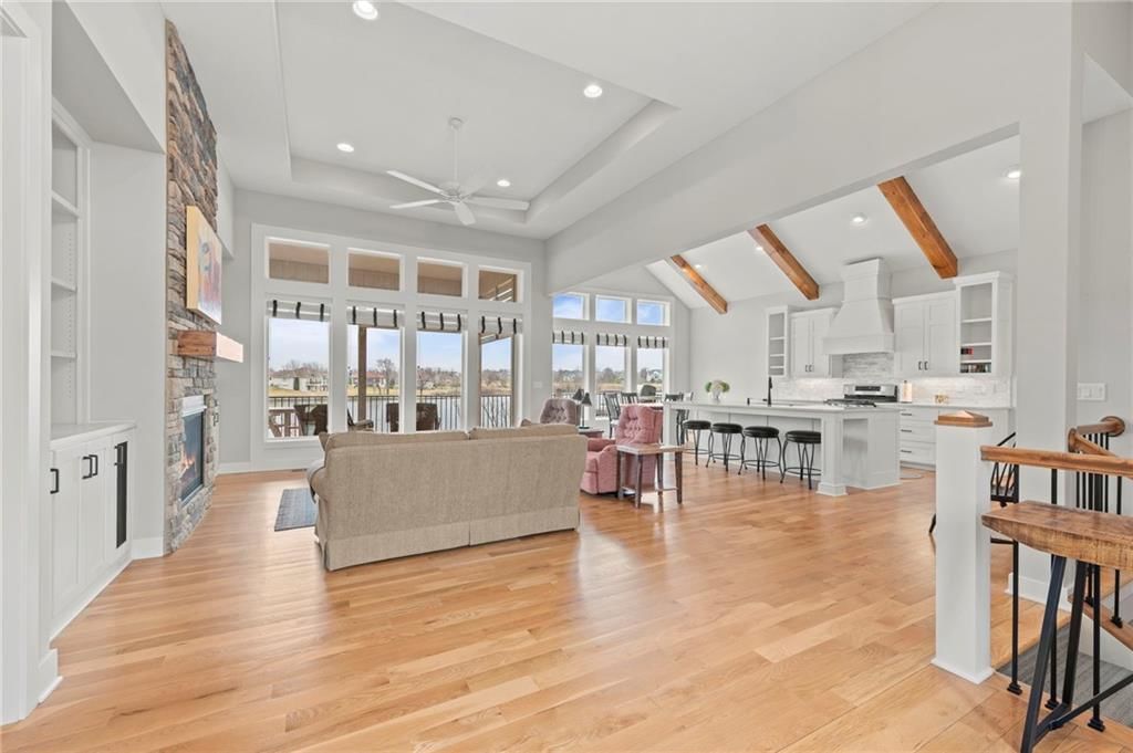 4313 Lakeshore Drive — photo 5