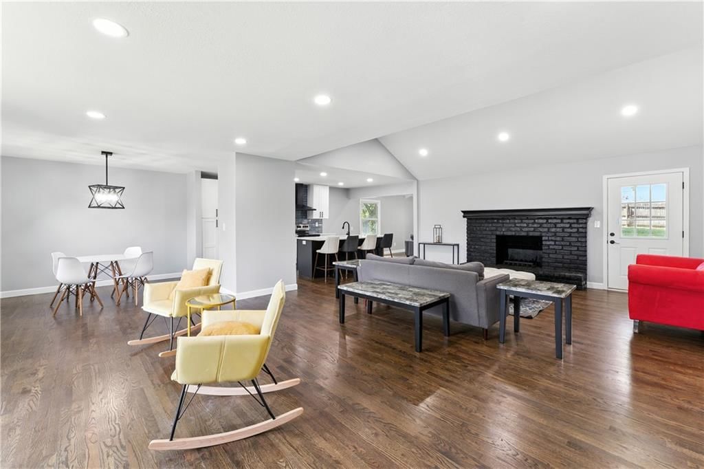 9916 Floyd Street — photo 2