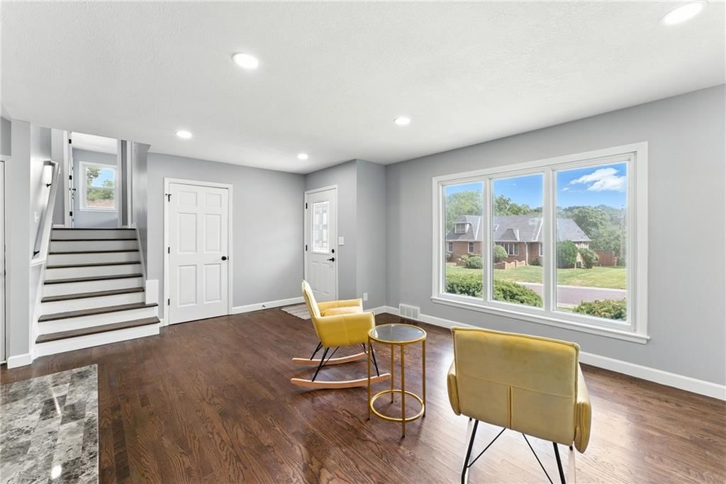 9916 Floyd Street — photo 4