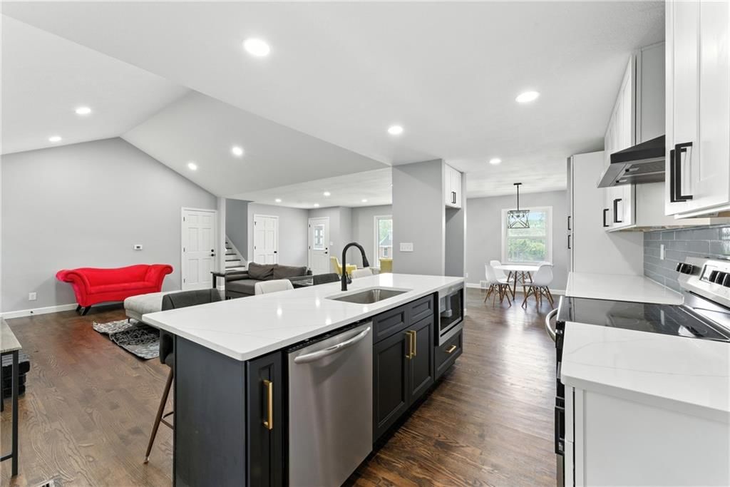 9916 Floyd Street — photo 13