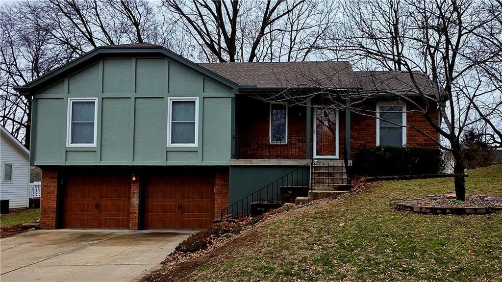 6410 NW Hilldale Drive, Kansas City, MO