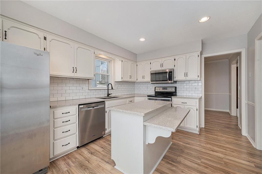 6410 NW Hilldale Drive — photo 5