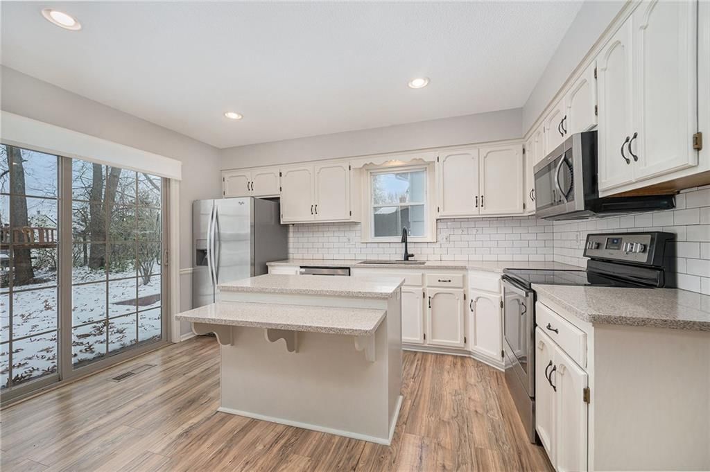 6410 NW Hilldale Drive — photo 6