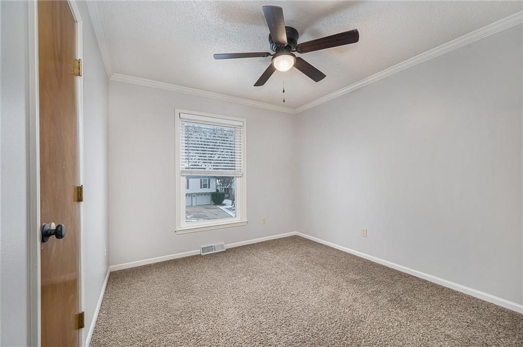 6410 NW Hilldale Drive — photo 12