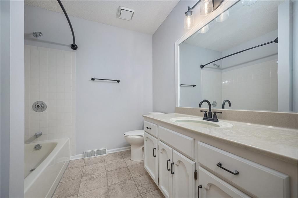 6410 NW Hilldale Drive — photo 15