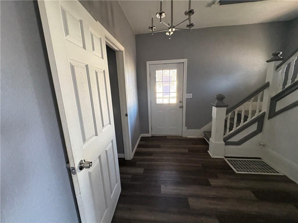 801 W BROADWAY Street — photo 6
