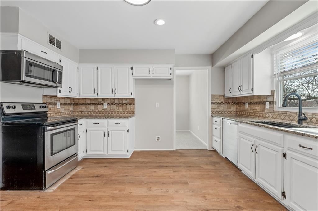 14621 W 89th Street — photo 16
