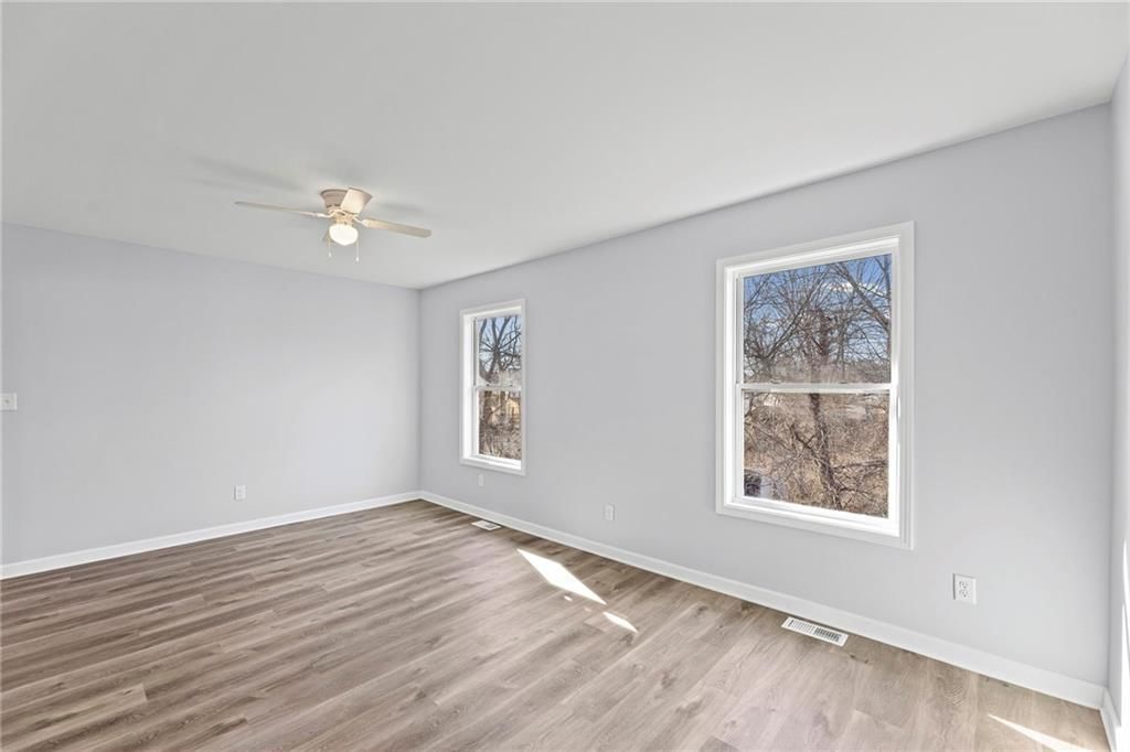 728 N Fuller Street — photo 9