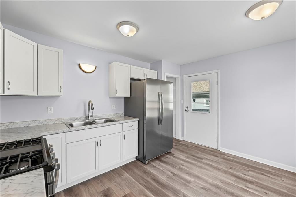 728 N Fuller Street — photo 11