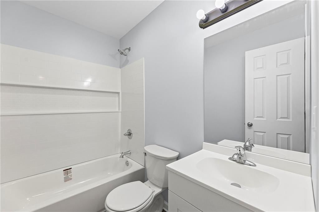 728 N Fuller Street — photo 16