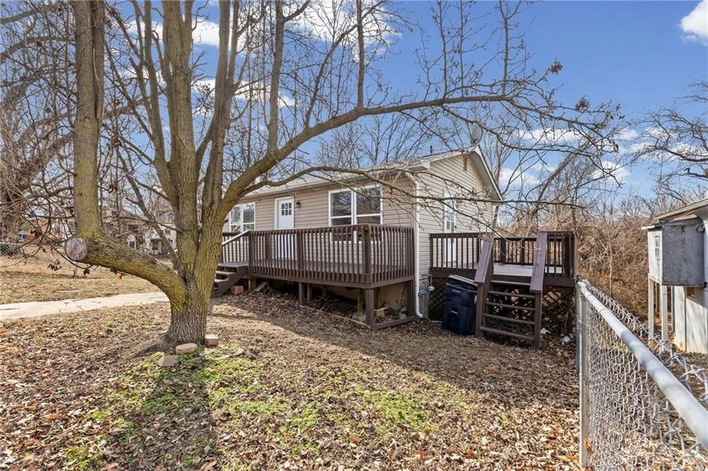 728 N Fuller Street — photo 27