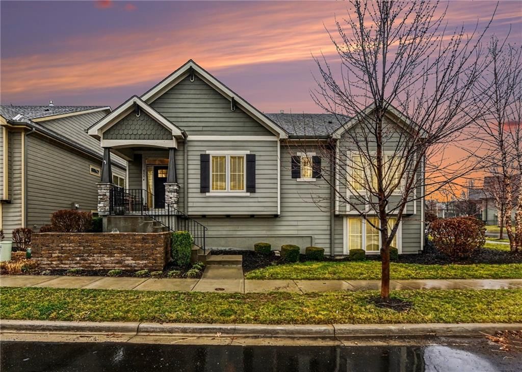 8554 Barstow Street, Lenexa, KS