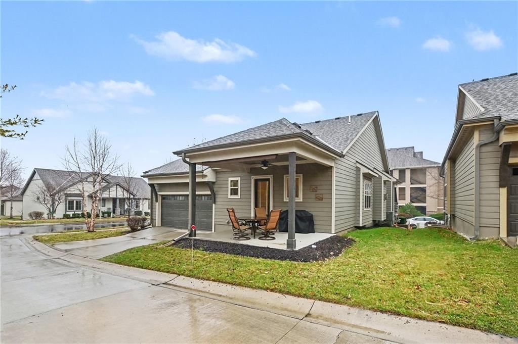 8554 Barstow Street — photo 2