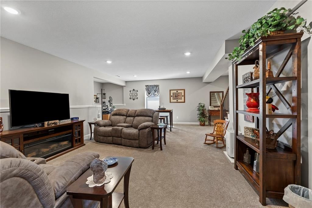 925 N Willow Court — photo 31