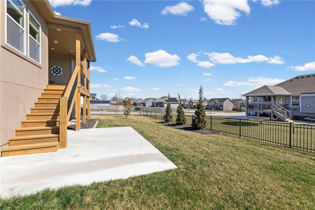 925 N Willow Court — photo 49