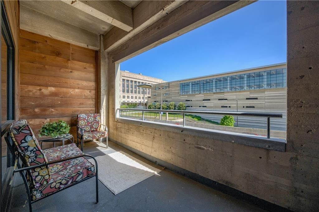 360 W Pershing Road — photo 2