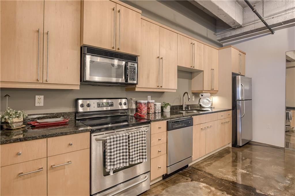360 W Pershing Road — photo 7