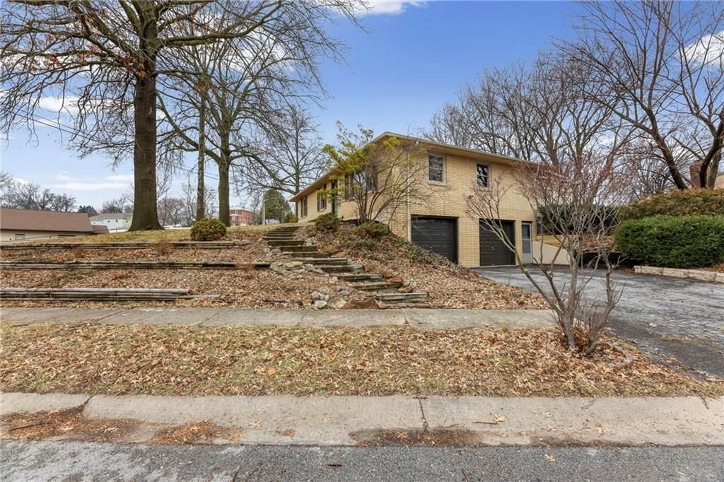 802 W Jones Street — photo 3