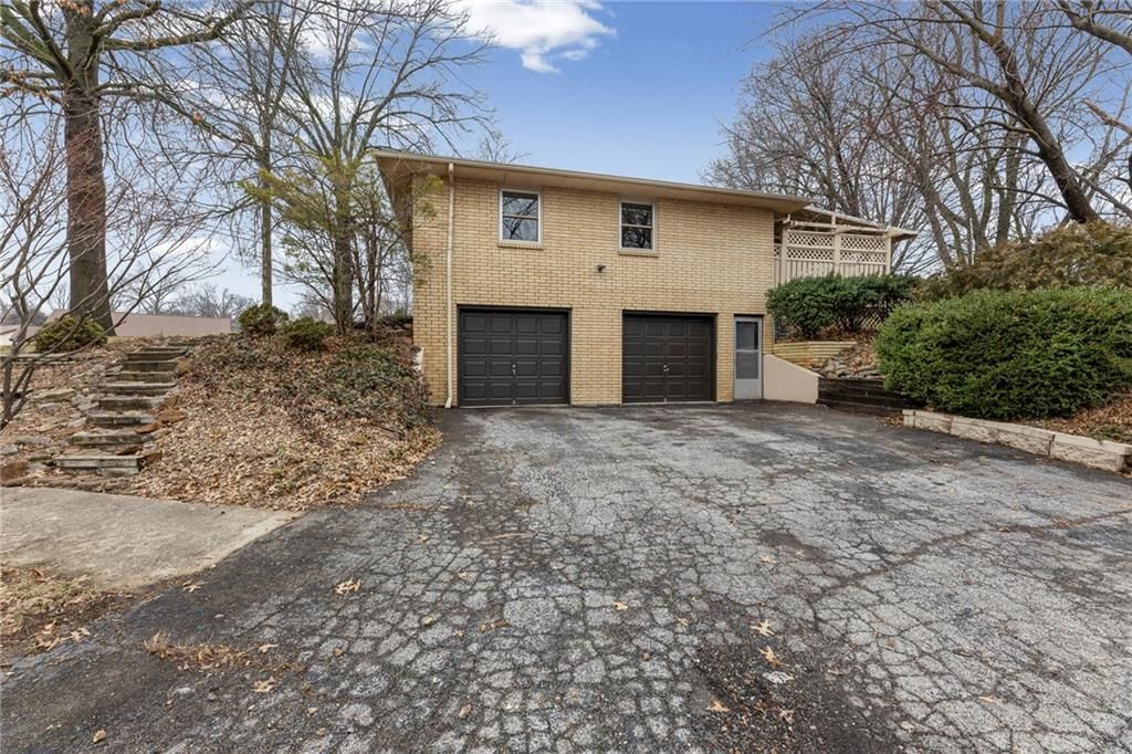 802 W Jones Street — photo 4