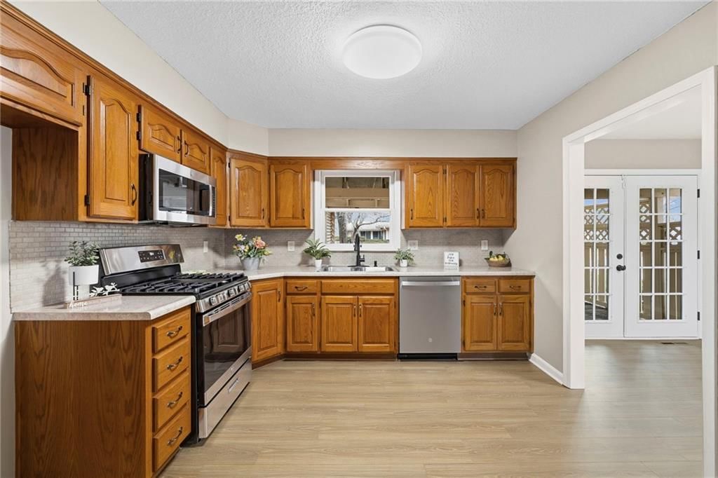 802 W Jones Street — photo 16