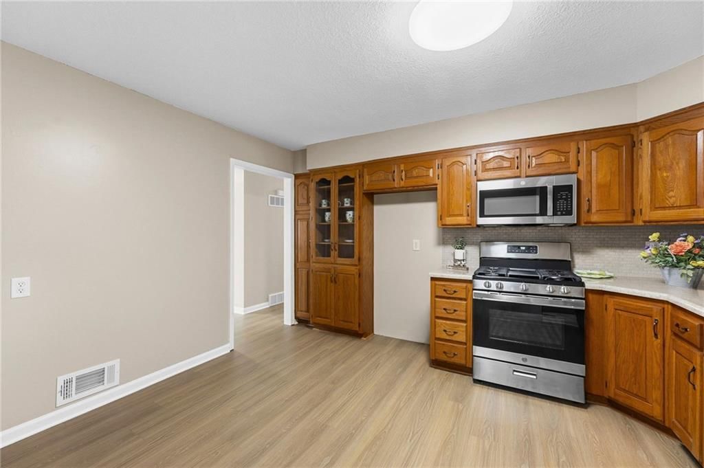 802 W Jones Street — photo 18