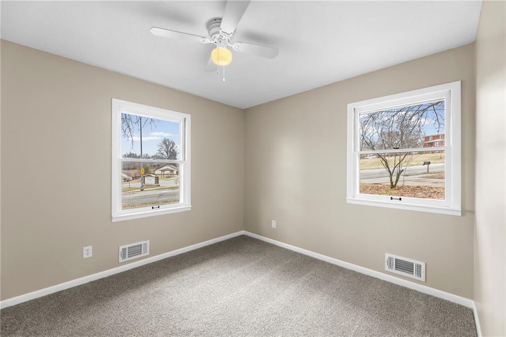 802 W Jones Street — photo 29