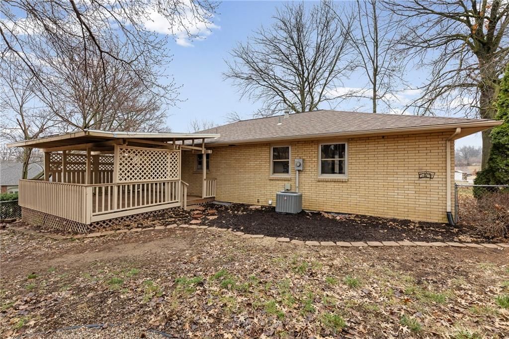 802 W Jones Street — photo 37