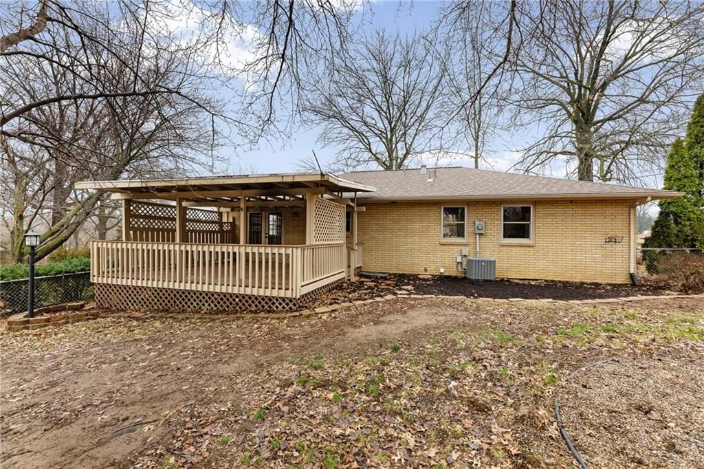 802 W Jones Street — photo 38