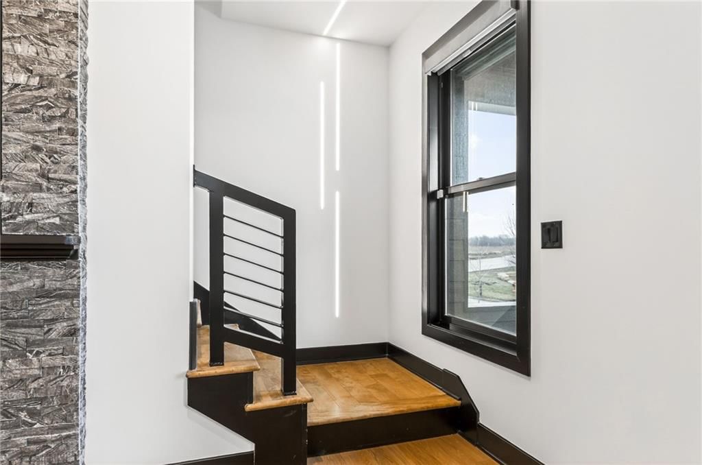 930 S Harmony Avenue — photo 12