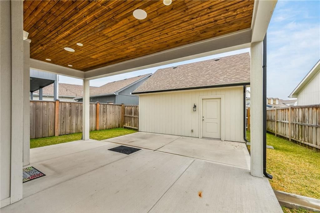 930 S Harmony Avenue — photo 30