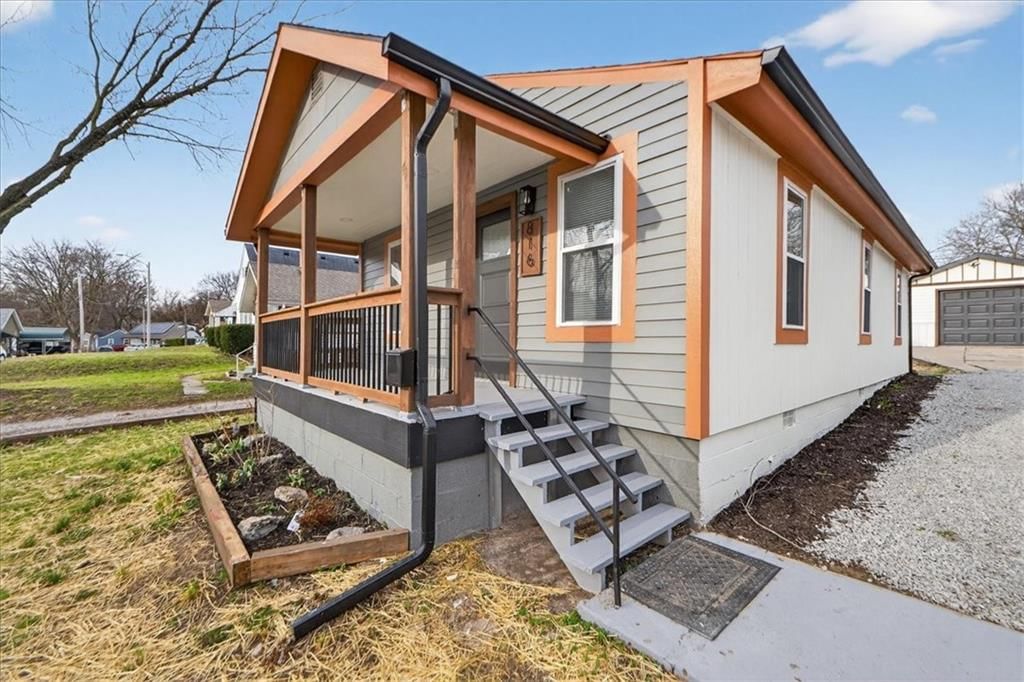 816 S Lake Drive — photo 3
