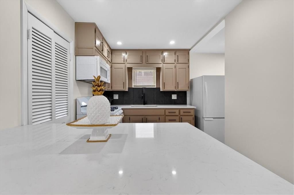 816 S Lake Drive — photo 13