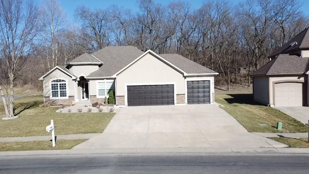 1031 N Old Mill Road — photo 2
