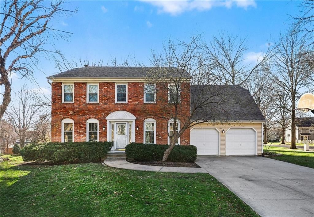 9217 Tomashaw Lane, Lenexa, KS