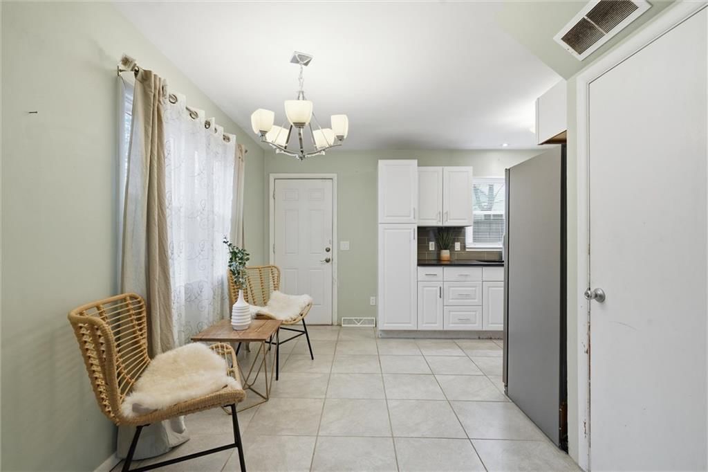 1120 S Leslie Street — photo 9