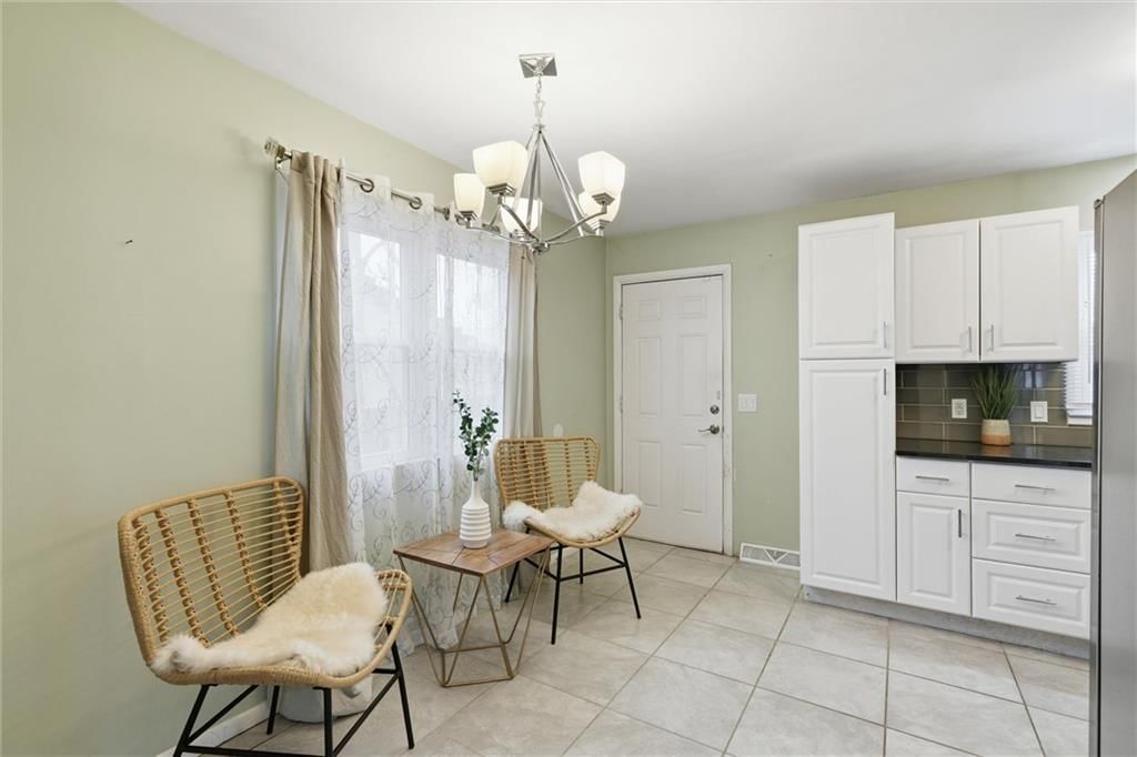 1120 S Leslie Street — photo 10