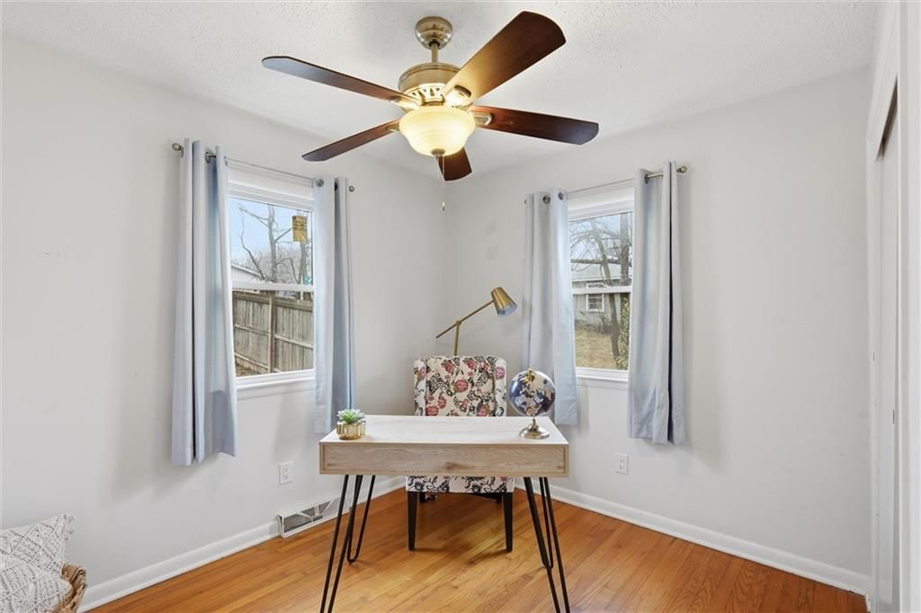 1120 S Leslie Street — photo 16