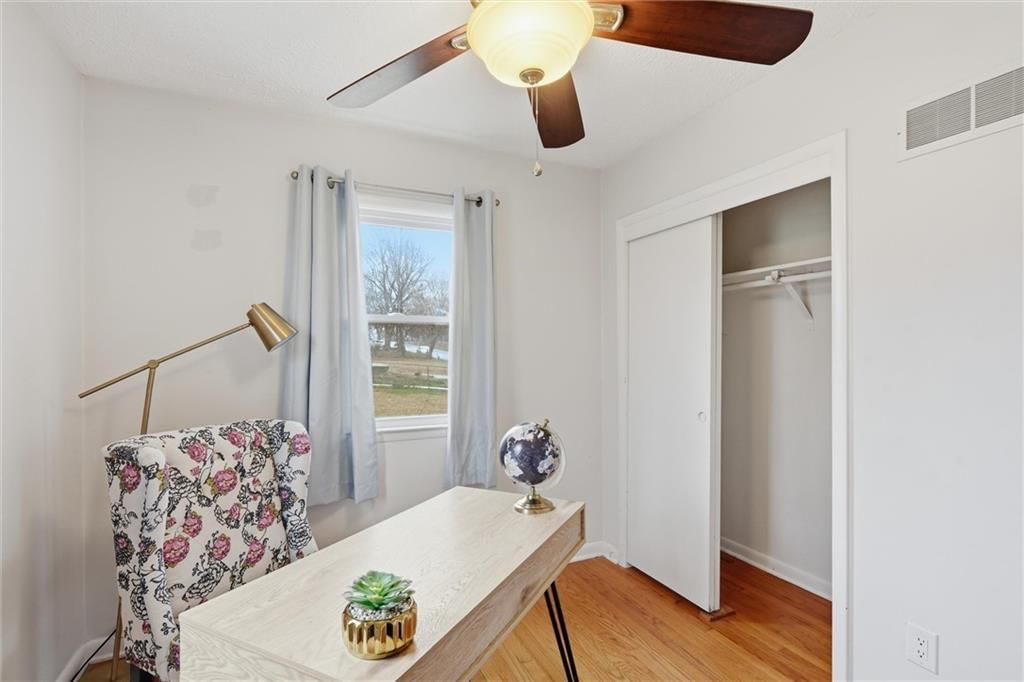 1120 S Leslie Street — photo 17