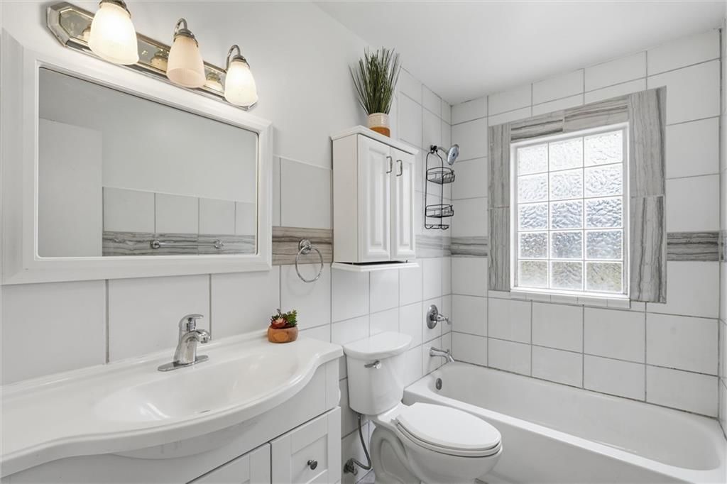 1120 S Leslie Street — photo 18