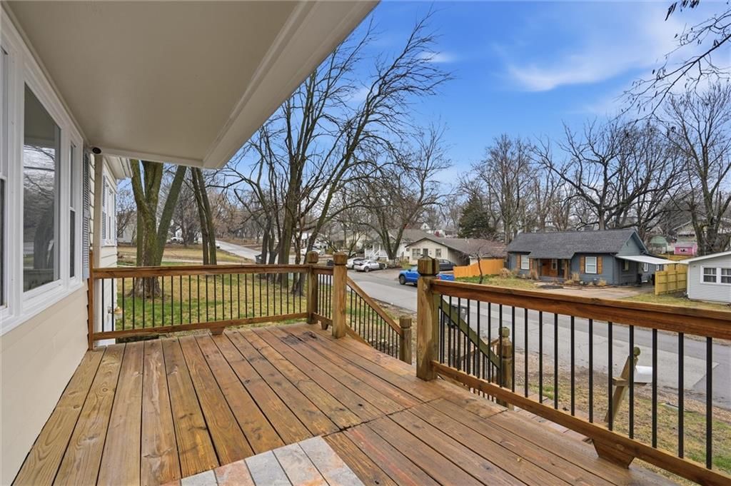 1120 S Leslie Street — photo 24