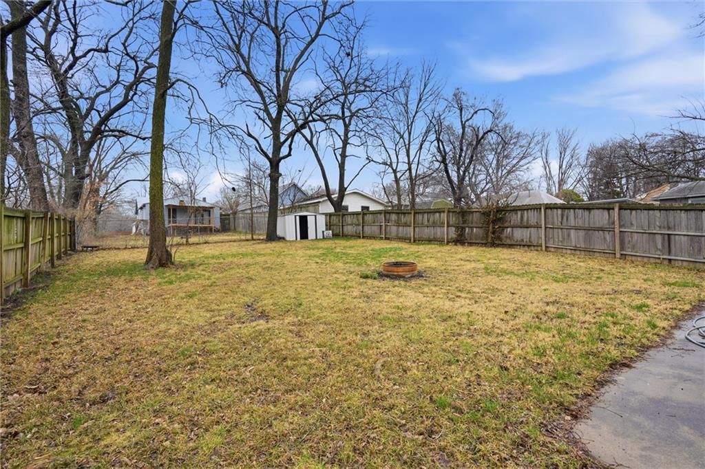 1120 S Leslie Street — photo 26