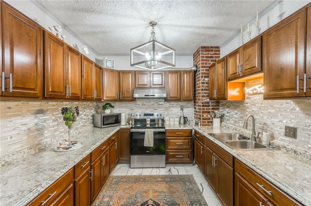 135 Elmwood Avenue — photo 13