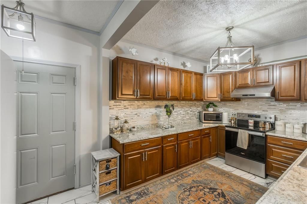 135 Elmwood Avenue — photo 14