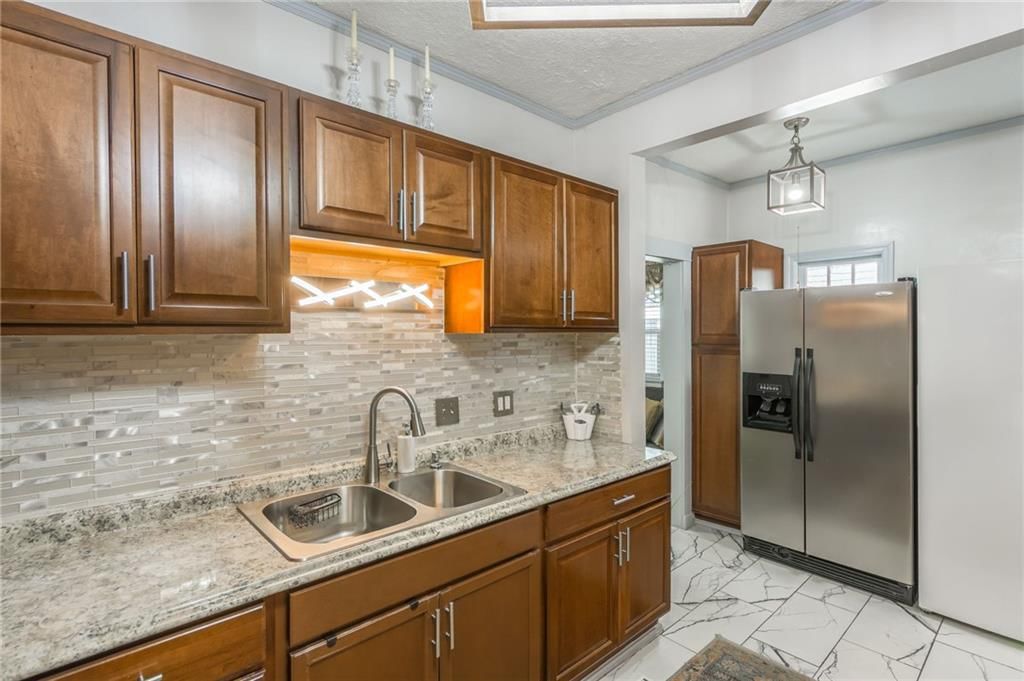 135 Elmwood Avenue — photo 17